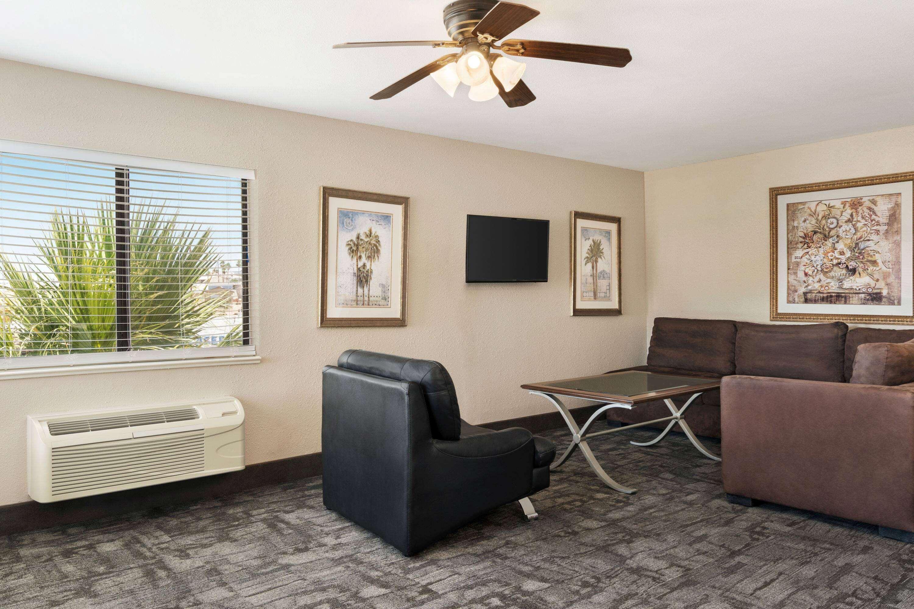Travelodge By Wyndham Lake Havasu Lake Havasu City Exterior foto
